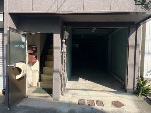 名古屋市中区新栄シャッター付ガレージ