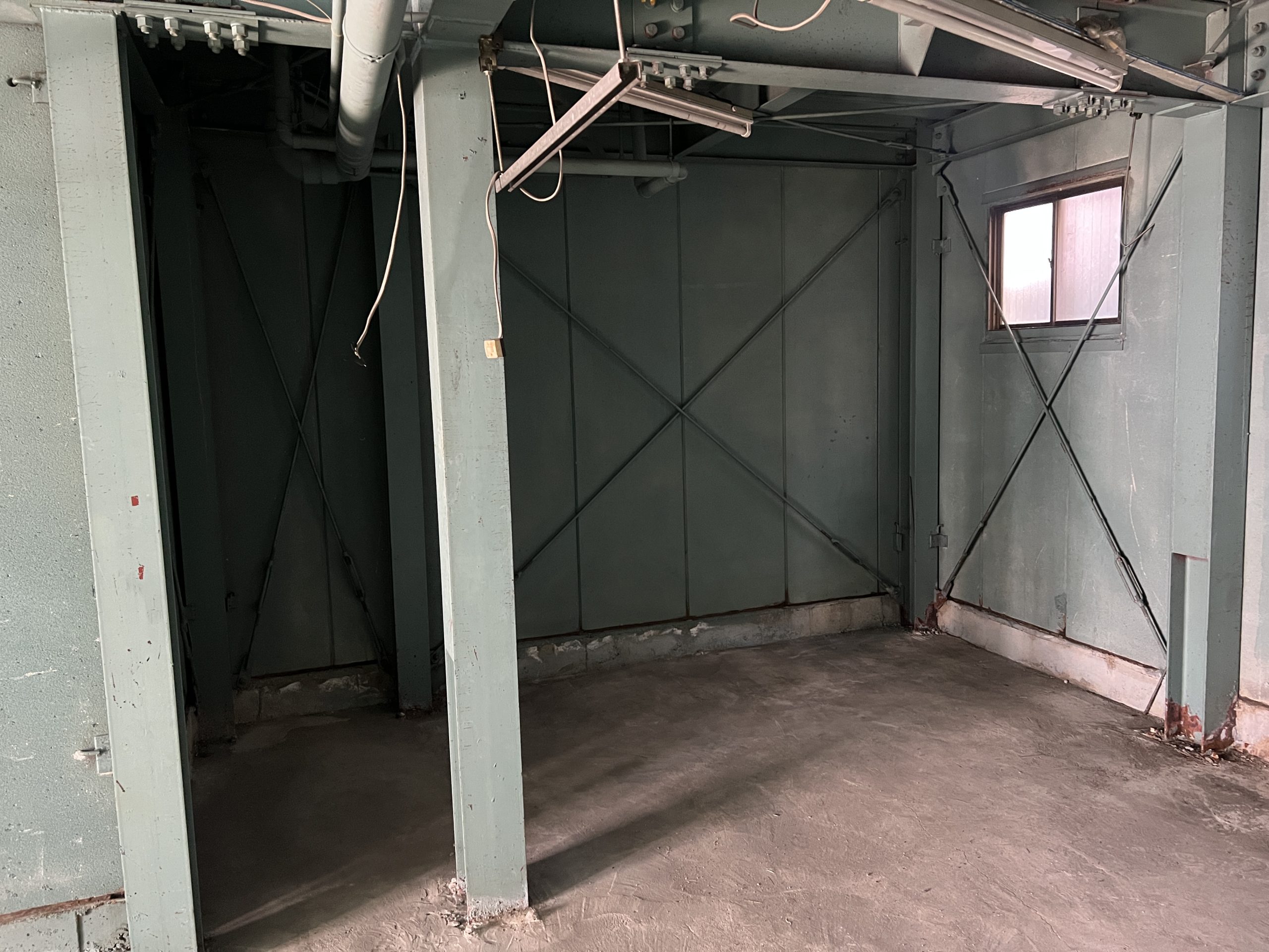 名古屋市中区新栄シャッター付ガレージ